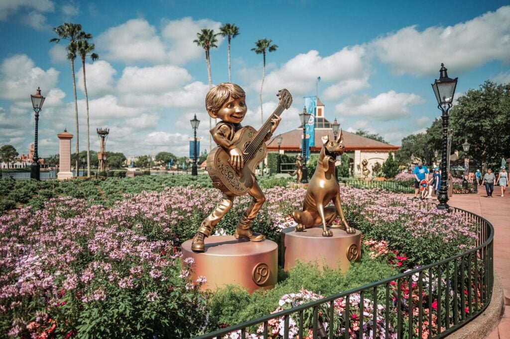 Flowerbed and Statues in the Disney World Map